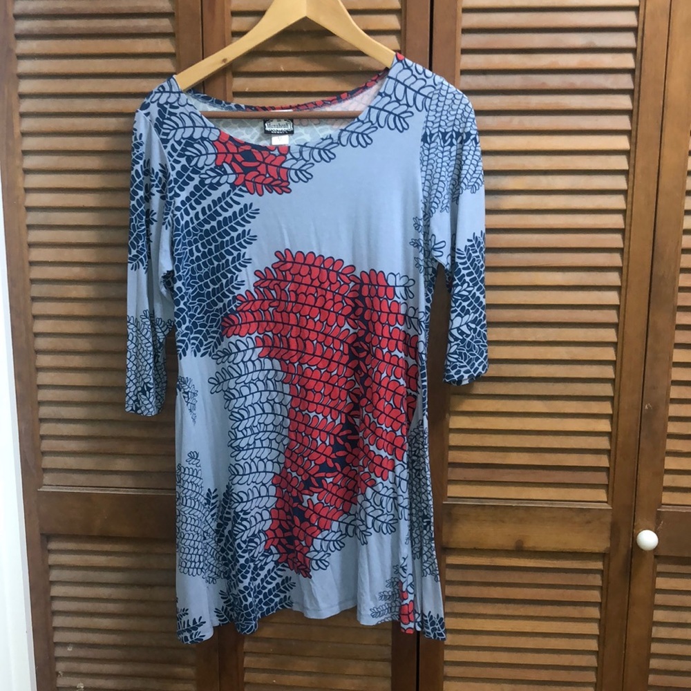 Manuheali’ii short dress in blue red print